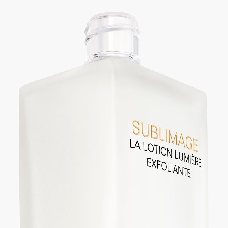 SUBLIMAGE-LA-LOTION-LUMIERE-EXFOLIANTE-Tratamiento-125-ML-CHANEL-alternativa