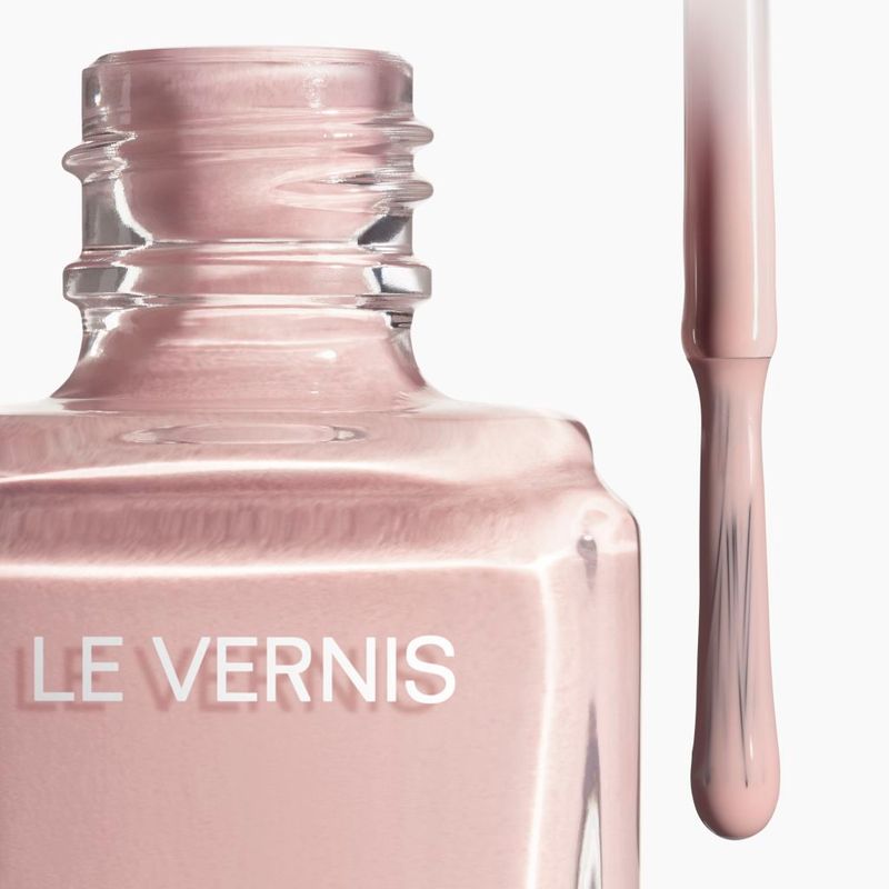 MAQUILLAJE-ESMALTE-DE-UNAS-LE-VERNIS-ESMALTE-DE-UNAS-DE-LARGA-DURACION-alternativa