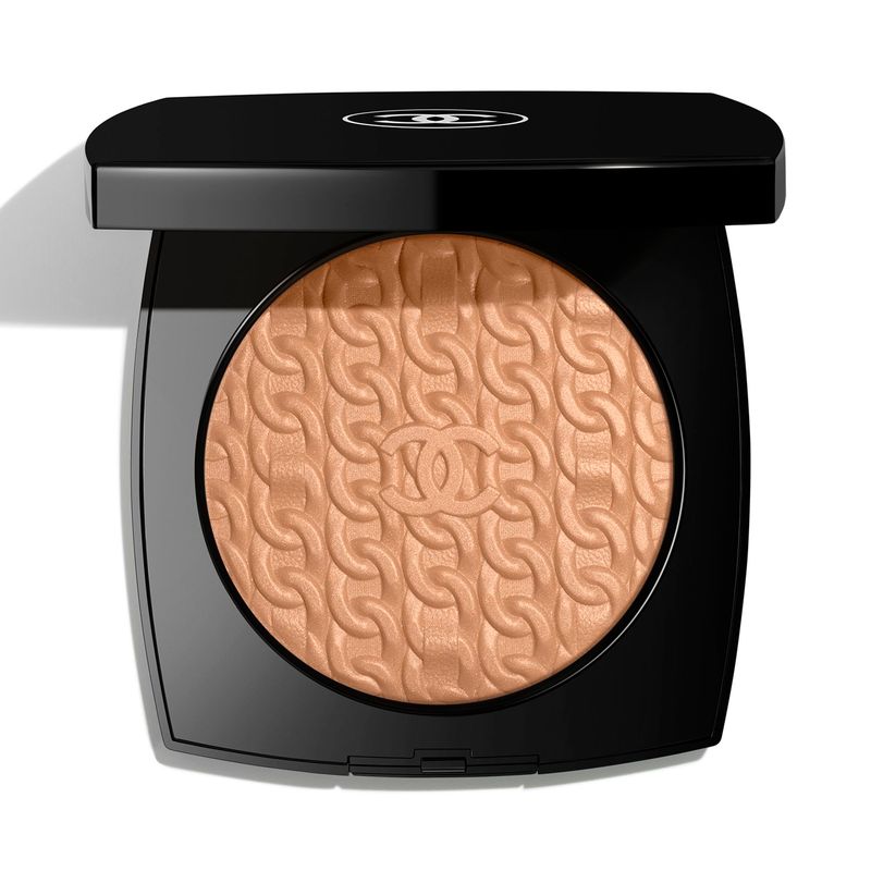 3145891488739_CHANEL-LES-SYMBOLES-DE-CHANEL-LA-CHAINE-MAXI-POLVOS-ILUMINADORES-WARM-GOLD